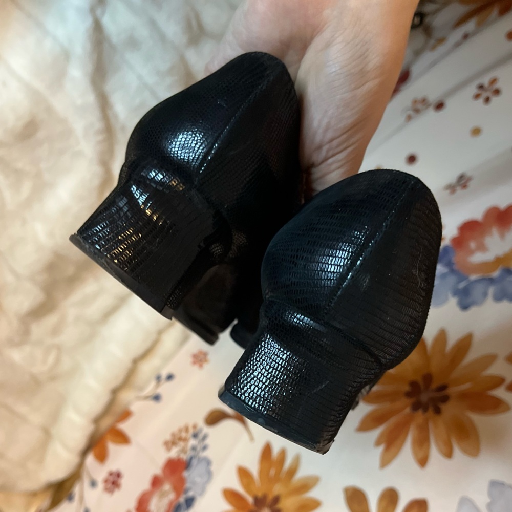 Stuart Weitzman 8.5B Black Faux Snakeskin Texture Block Heel Square Toe Pumps - Picture 3 of 12